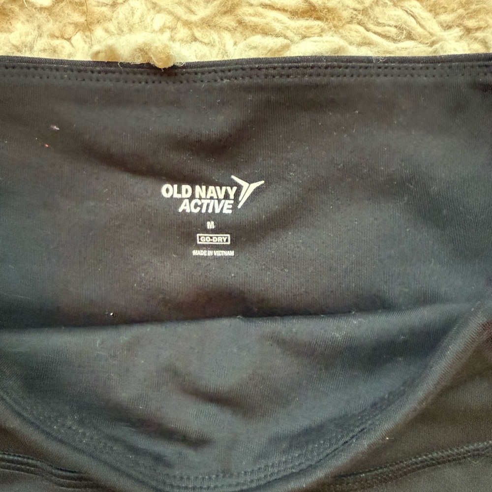Old Navy active brand black athletic leggings Women’s size medium - Picture 2 of 4
